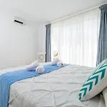 Island Village Hotel
