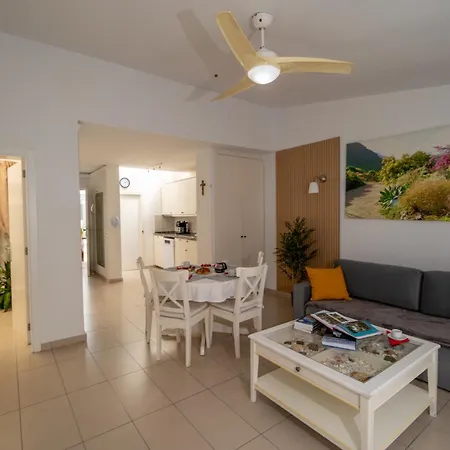 Island Village Apartment *