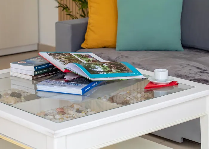 Szálloda Island Village *