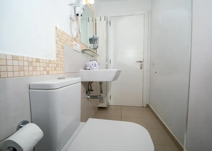 Island Village Otel *