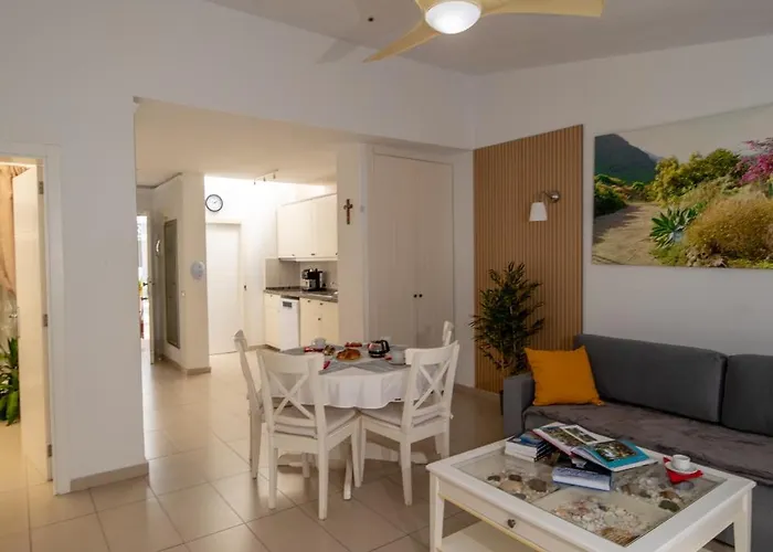 Island Village Otel *