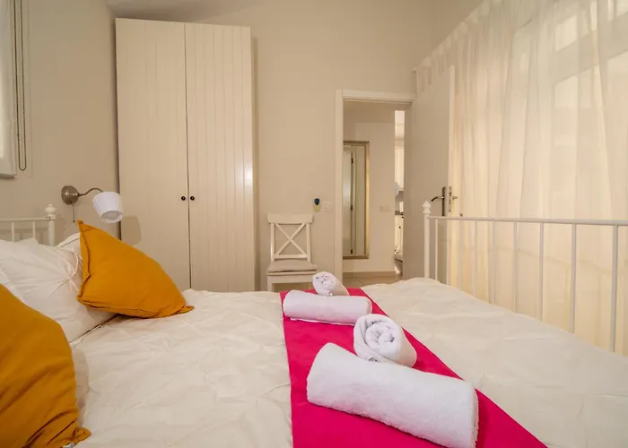 Otel Island Village *